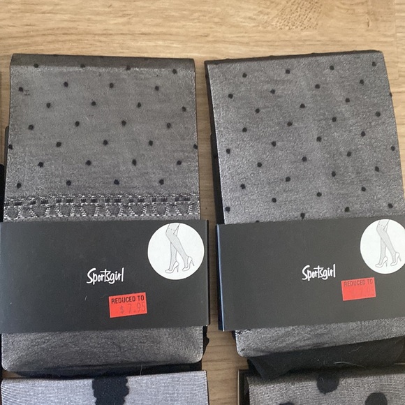 9 pairs Bundle of stockings one size fits most (mainly small to a small large) - Picture 4 of 8